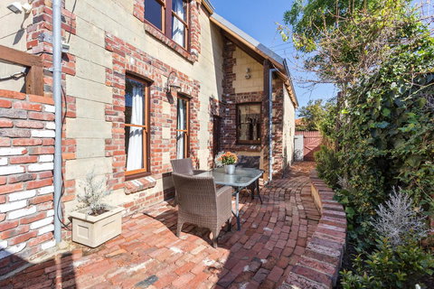 100 On South Callan Apartments - Dentist Find 24