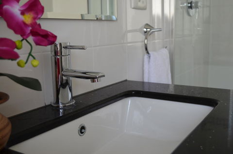 Ellard Bed & Breakfast - Dentist Find 11
