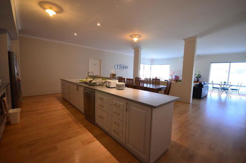 Ellard Bed & Breakfast - Dentist Find 14