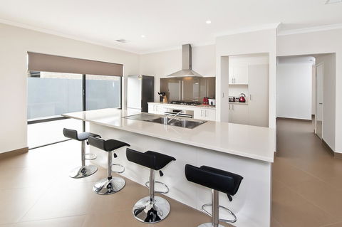 Ocean Walk Abbey Beach - Dentist Find 7