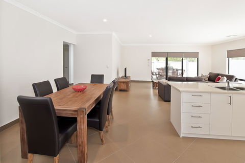 Ocean Walk Abbey Beach - Dentist Find 10