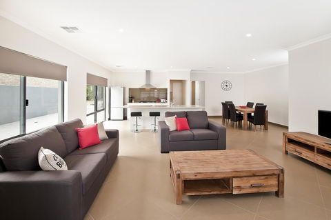 Ocean Walk Abbey Beach - Dentist Find 4