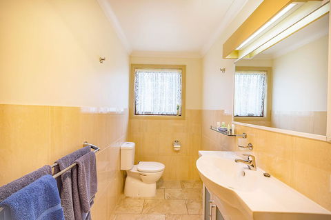 Queechy Motel - Dentists Australia 37