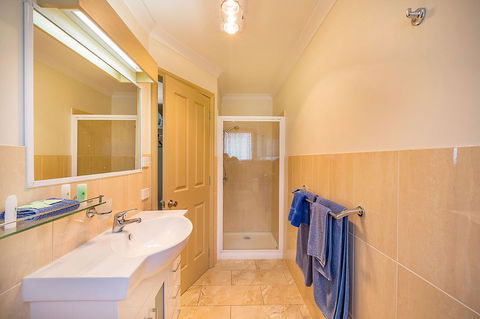 Queechy Motel - Dentists Australia 36