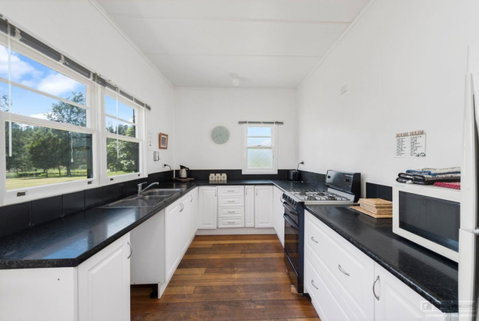 Giants Table And Cottages - Dentist Find 28