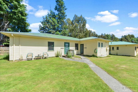 Giants Table And Cottages - Dentist Find 29