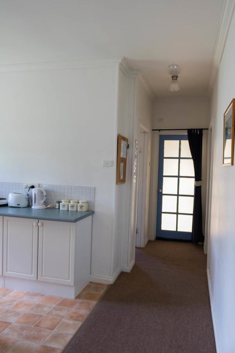 Giants Table And Cottages - Dentist Find 19