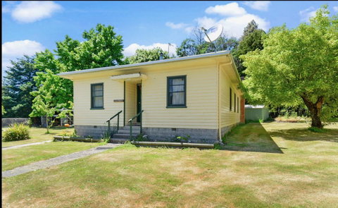 Giants Table And Cottages - Dentist Find 2