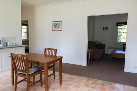 Giants Table And Cottages - Dentist Find 20