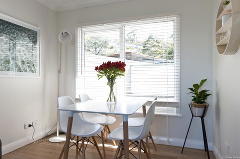 On The Beach Waterfront Apartment - Dentist Find 4
