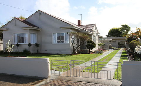 Barclay Motor Inn - Dentists Australia 6