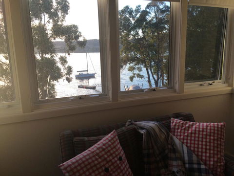 The Anchorage Waterfront Apartment - Dentist Find 12