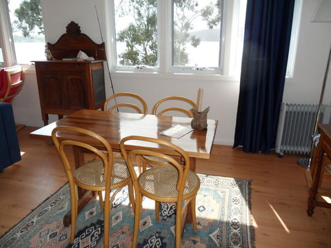 The Anchorage Waterfront Apartment - Dentist Find 7