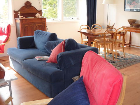 The Anchorage Waterfront Apartment - Dentist Find 9