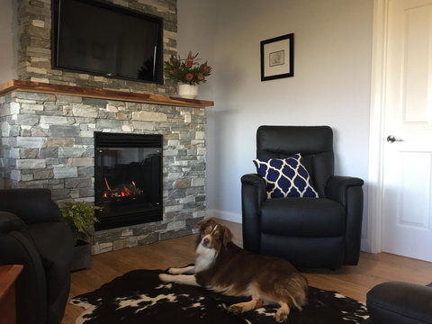 Manna Hill Farm - Dentist Search 41