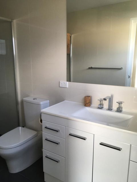 Couples Getaway On Bruny Island - Dentist Find 4