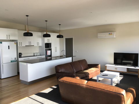 Couples Getaway On Bruny Island - Dentist Find 17