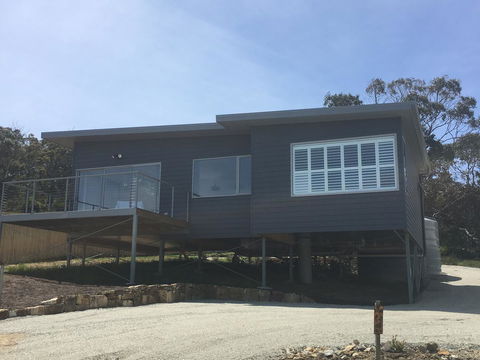 Couples Getaway On Bruny Island - Dentist Find 1