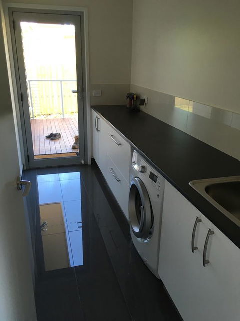 Couples Getaway On Bruny Island - Dentist Find 2