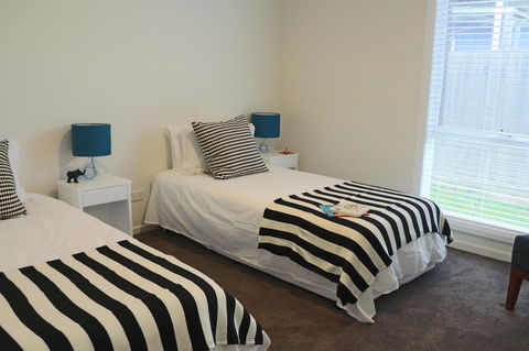 Sisters Beach Paradise - Dentist Find 8