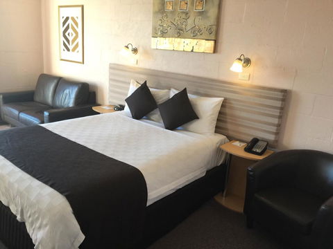 Balmoral On York - Dentist Find 21