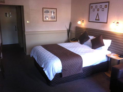 Balmoral On York - Dentist Find 25