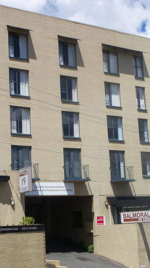 Balmoral On York - Dentist Find 40