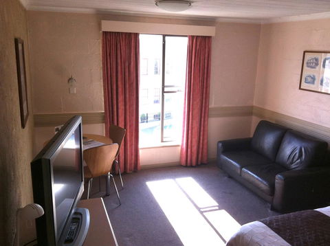 Balmoral On York - Dentist Find 33