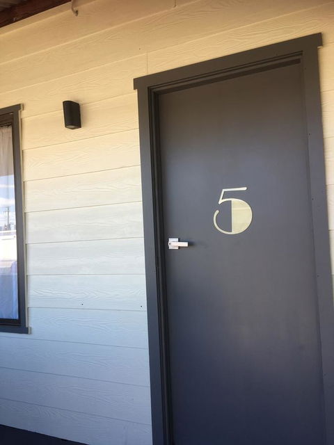 Apartment 5ive - Dentist Find 14