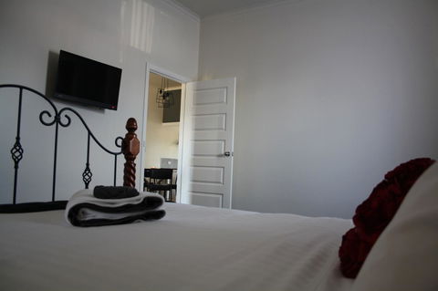 Apartment 5ive - Dentist Find 11