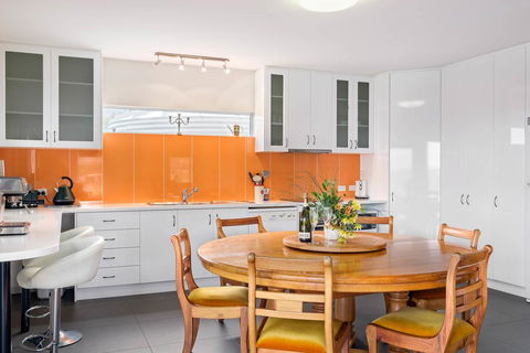 Manfield Seaside Bruny Island - Dentist Find 5
