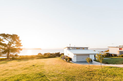 Manfield Seaside Bruny Island - Dentist Find 29