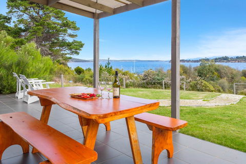 Manfield Seaside Bruny Island - Dentist Find 7