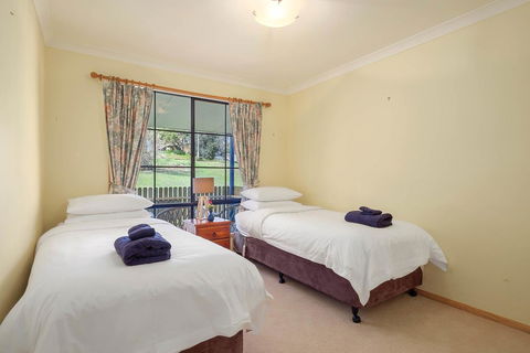 Omaroo Cottage Bruny Island - Dentist Find 10