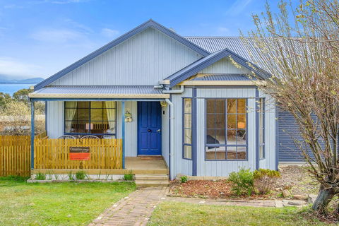 Omaroo Cottage Bruny Island - Dentist Find 12