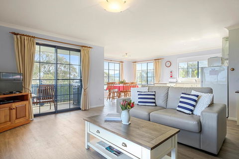 Omaroo Cottage Bruny Island - Dentist Find 0