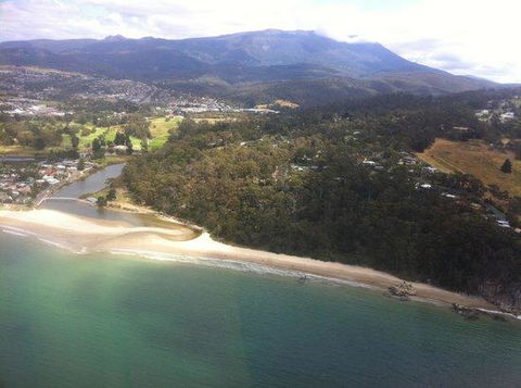 Kingston Beach-House Retreat - Dentist Find 3