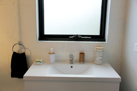Kingston Beach-House Retreat - Dentist Find 1