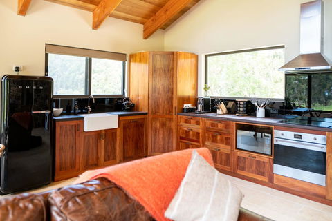 Adventure Bay Retreat Bruny Island - Dentist Find 21