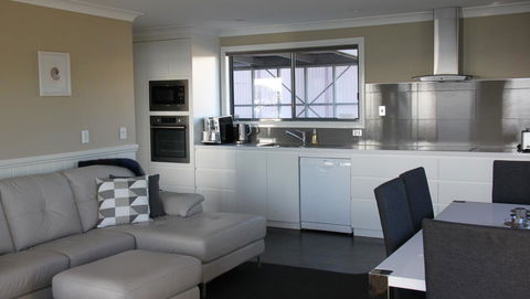 Sea Eagle Cottage - Dentist Find 23