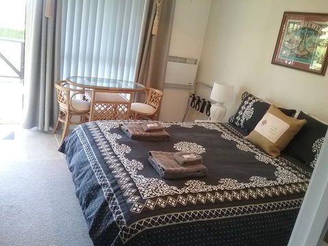 Robin's Nest B&B - Dentist Find 21