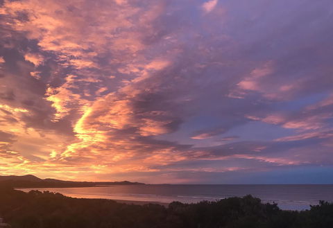 Amare Beachside Luxury - Dentists Australia 4