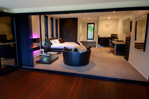 Amare Beachside Luxury - Dentists Australia 18