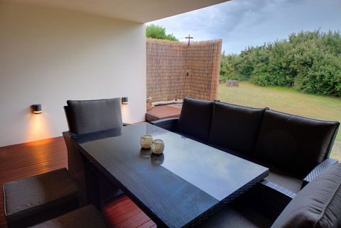 Amare Beachside Luxury - Dentists Australia 21