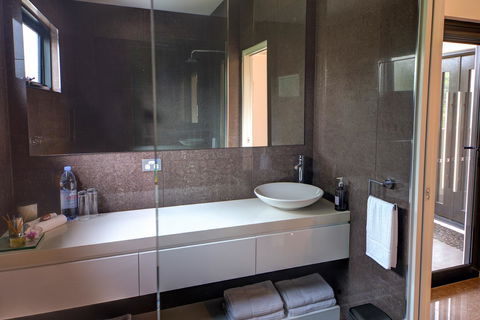 Amare Beachside Luxury - Dentists Australia 15