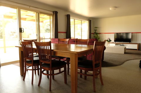 The Crays Accommodation - Dentists Australia 13