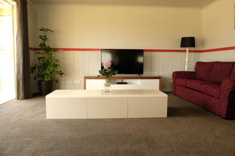 The Crays Accommodation - Dentists Australia 16