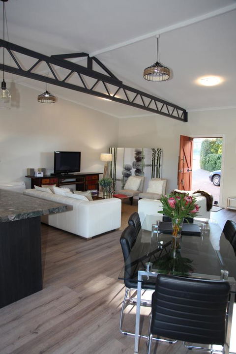 The WeareHouse In Deloraine - Dentist Find 29
