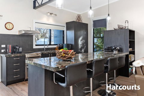 The WeareHouse In Deloraine - Dentist Find 17