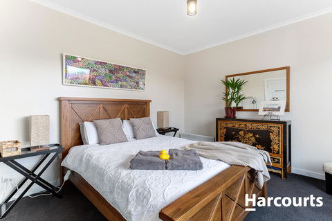 The WeareHouse In Deloraine - Dentist Find 4